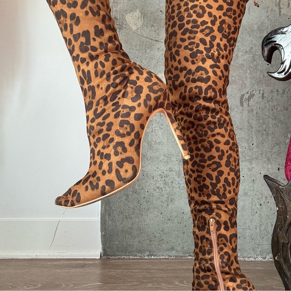 Leopard boots - Picture 3 of 10